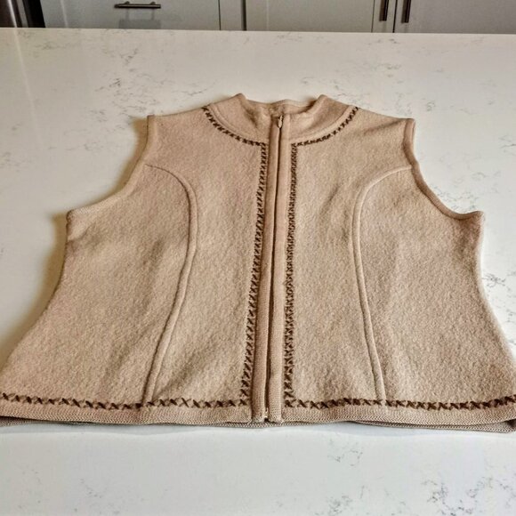 Icelandic Design Beige Topstitch Wool Zip Vest - Picture 3 of 8